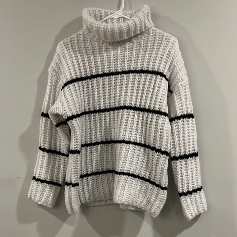 Pinch Women's White and Black Striped Turtleneck Sweater, Size S